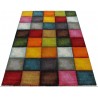 Alfombra moderna a cuadros multicolor con pelo de 13 mm.