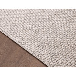 Tappeto piatto per interni/esterni con motivo testurizzato resistente. Ideale per soggiorno, patio o balcone.