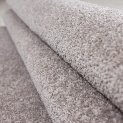 Moderner, kurzfloriger Wohnzimmerteppich, einfarbig gesprenkeltes Beige